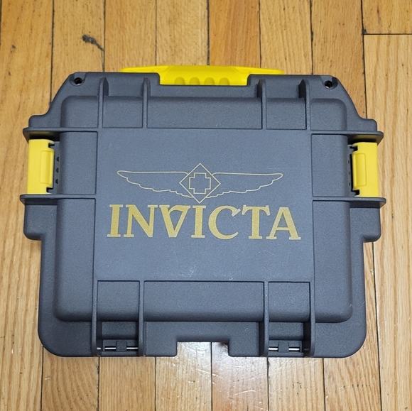 Invicta Other - Invicta Gray and Yellow 3 Watch Case